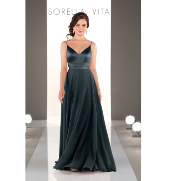 Satin/ Chiffon V-neck Dress in Navy size 12 Style 9088 - Picture 1 of 3